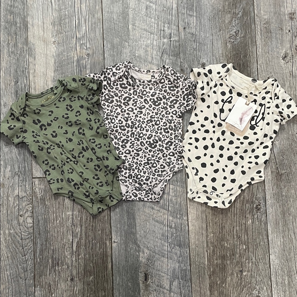 Jessica Simpson Kids Bodysuit Set - Green, Gray, Cream